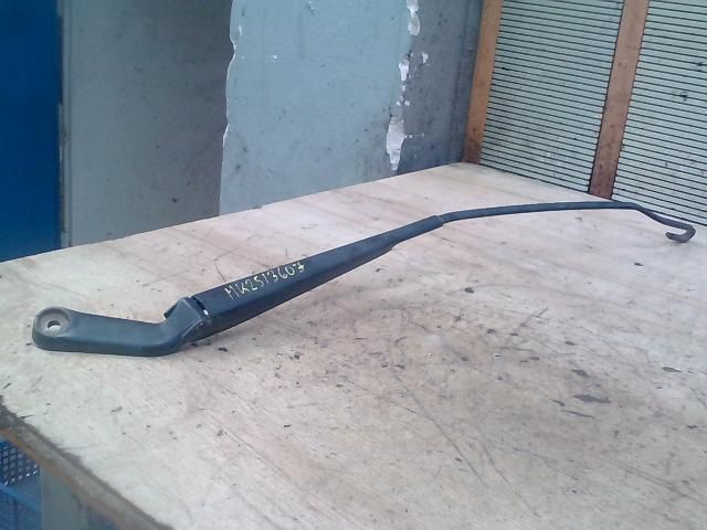 bontott VW GOLF IV Jobb első Ablaktörlő Kar