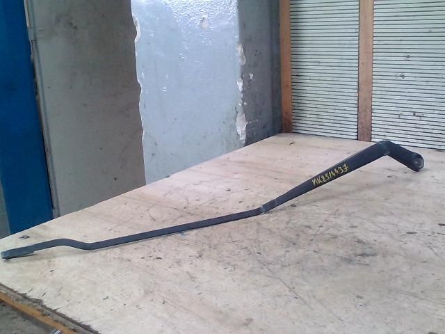 bontott VW GOLF IV Jobb első Ablaktörlő Kar