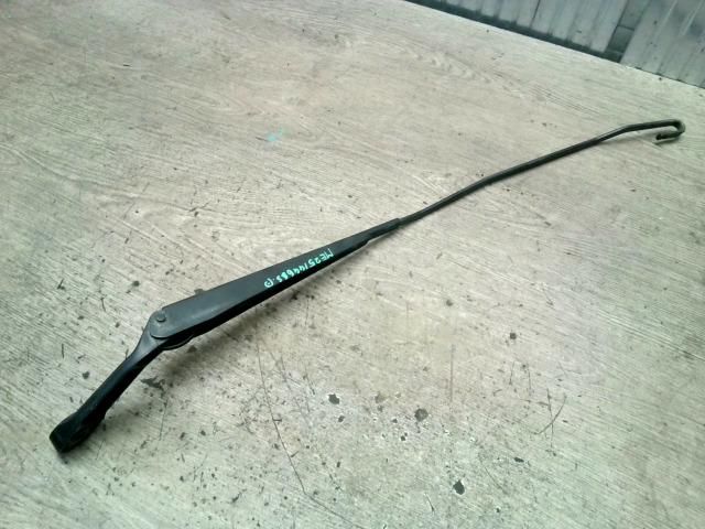 bontott VW GOLF IV Jobb első Ablaktörlő Kar