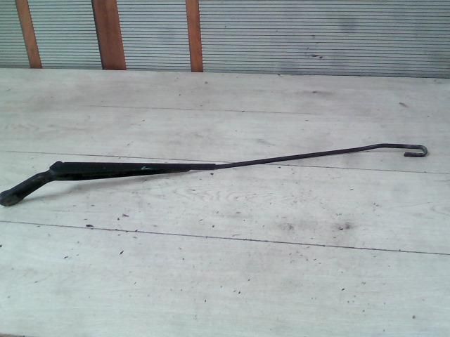 bontott VW GOLF IV Jobb első Ablaktörlő Kar