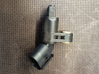 bontott VW GOLF IV Jobb első ABS Jeladó