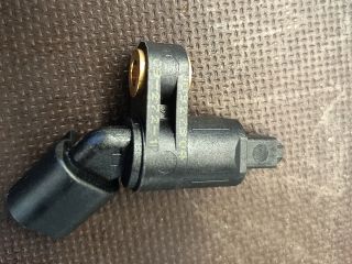 bontott VW GOLF IV Jobb első ABS Jeladó