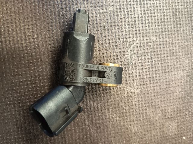 bontott VW GOLF IV Jobb első ABS Jeladó