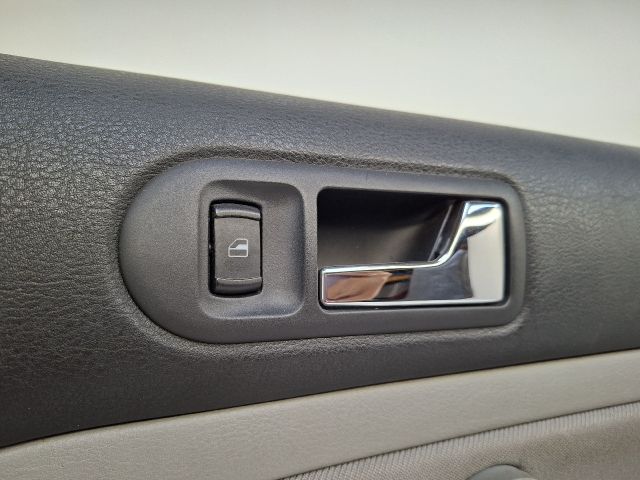 bontott VW GOLF IV Jobb első Ajtó Kárpit