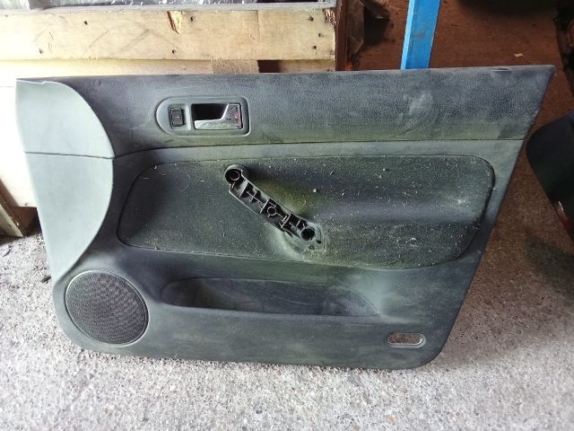 bontott VW GOLF IV Jobb első Ajtó Kárpit