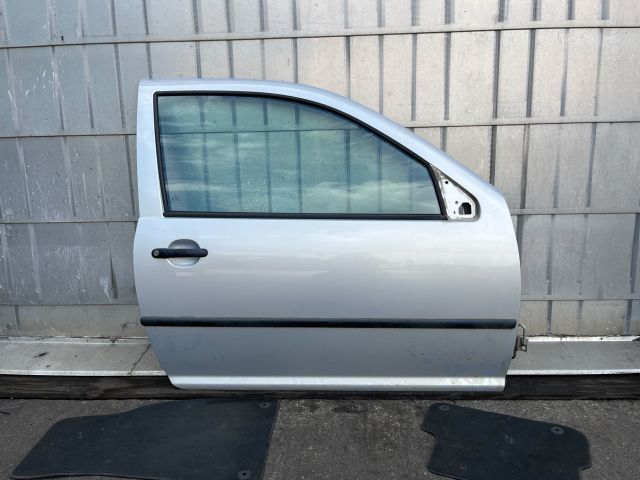 bontott VW GOLF IV Jobb első Ajtó (Részeivel)