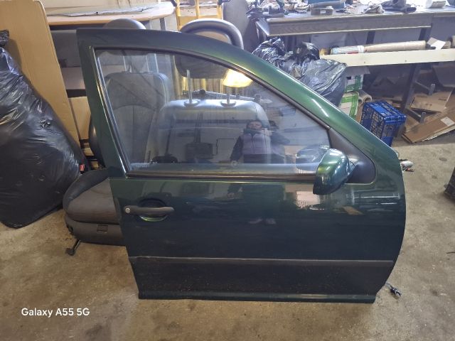 bontott VW GOLF IV Jobb első Ajtó (Részeivel)