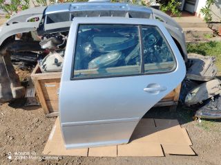 bontott VW GOLF IV Jobb első Ajtó (Részeivel)