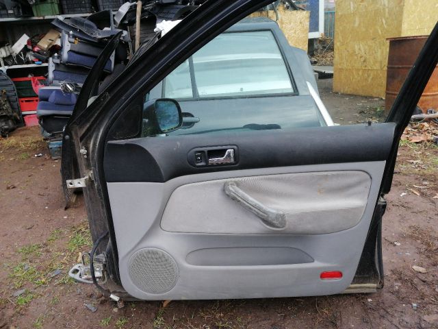 bontott VW GOLF IV Jobb első Ajtó (Részeivel)