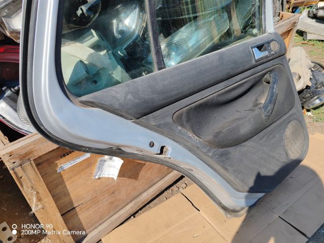 bontott VW GOLF IV Jobb első Ajtó (Részeivel)