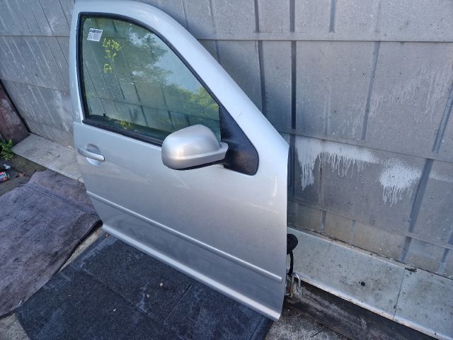 bontott VW GOLF IV Jobb első Ajtó (Részeivel)