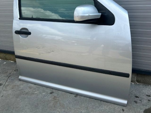 bontott VW GOLF IV Jobb első Ajtó (Üres lemez)