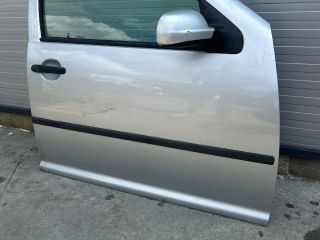 bontott VW GOLF IV Jobb első Ajtó (Üres lemez)