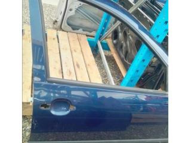 bontott VW GOLF IV Jobb első Ajtó (Üres lemez)