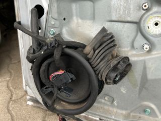 bontott VW GOLF IV Jobb első Ajtó (Üres lemez)