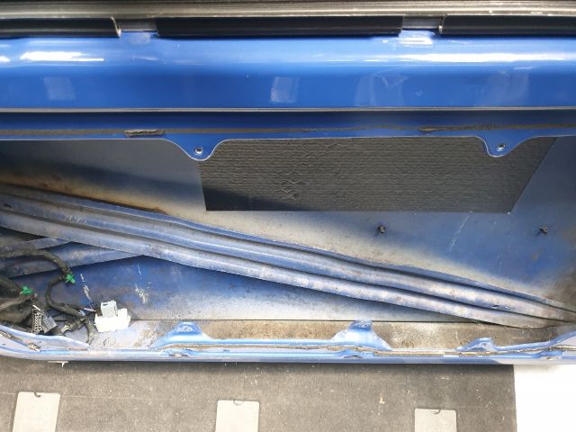 bontott VW GOLF IV Jobb első Ajtó (Üres lemez)