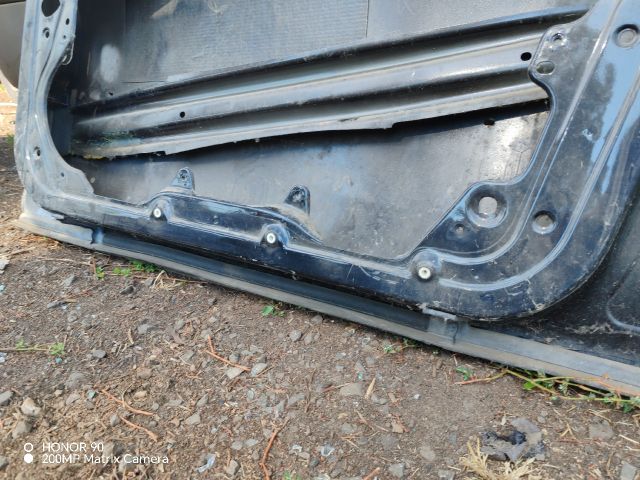 bontott VW GOLF IV Jobb első Ajtó (Üres lemez)