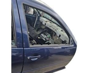 bontott VW GOLF IV Jobb első Ajtó (Üres lemez)