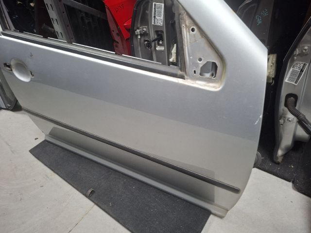 bontott VW GOLF IV Jobb első Ajtó (Üres lemez)