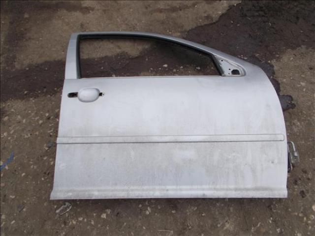 bontott VW GOLF IV Jobb első Ajtó (Üres lemez)