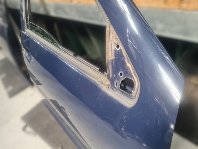 bontott VW GOLF IV Jobb első Ajtó (Üres lemez)