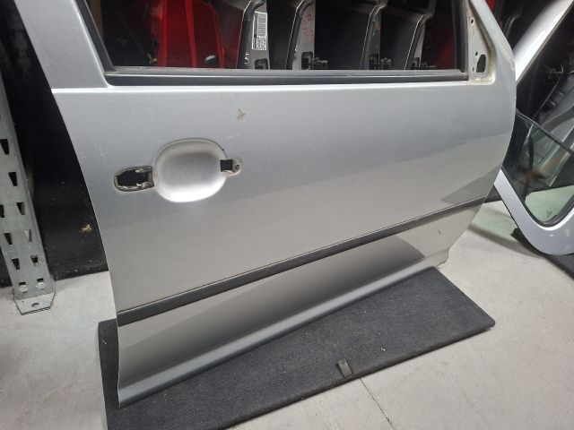 bontott VW GOLF IV Jobb első Ajtó (Üres lemez)