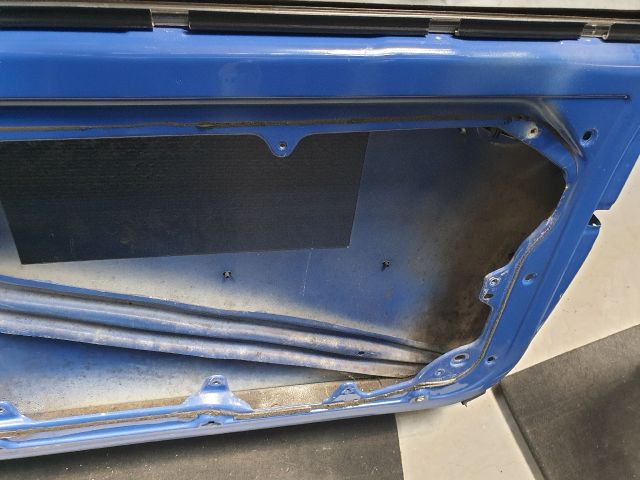 bontott VW GOLF IV Jobb első Ajtó (Üres lemez)