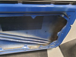 bontott VW GOLF IV Jobb első Ajtó (Üres lemez)