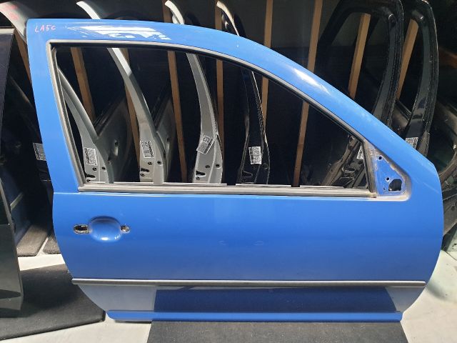 bontott VW GOLF IV Jobb első Ajtó (Üres lemez)
