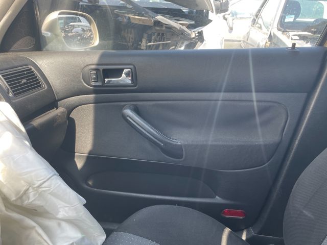 bontott VW GOLF IV Jobb első Ajtózár Motor