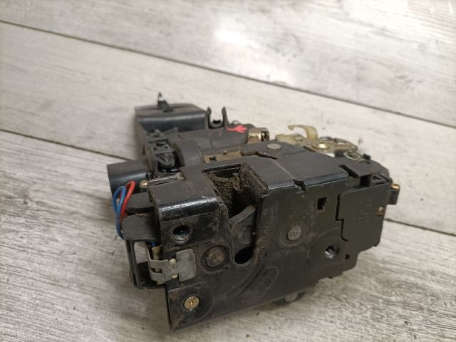 bontott VW GOLF IV Jobb első Ajtózár