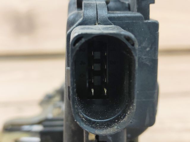 bontott VW GOLF IV Jobb első Ajtózár