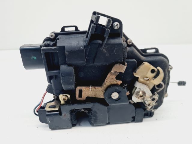 bontott VW GOLF IV Jobb első Ajtózár