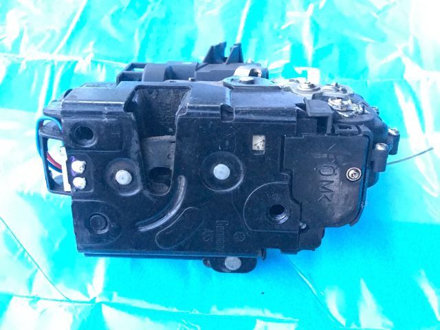 bontott VW GOLF IV Jobb első Ajtózár