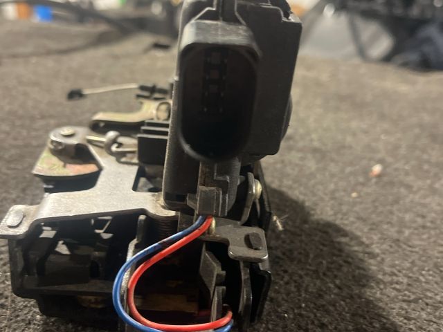 bontott VW GOLF IV Jobb első Ajtózár