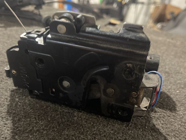 bontott VW GOLF IV Jobb első Ajtózár