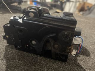 bontott VW GOLF IV Jobb első Ajtózár