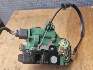 bontott VW GOLF IV Jobb első Ajtózár