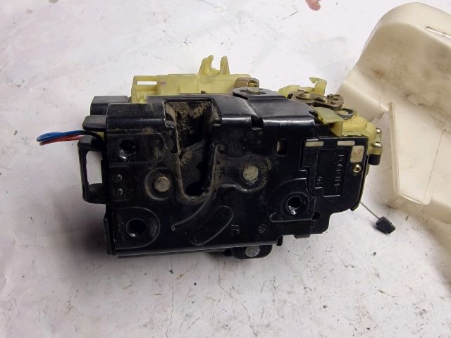 bontott VW GOLF IV Jobb első Ajtózár