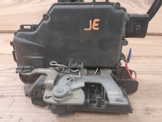 bontott VW GOLF IV Jobb első Ajtózár