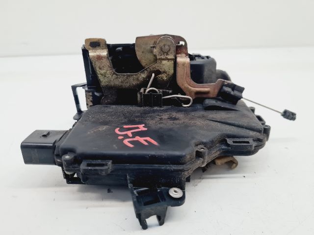 bontott VW GOLF IV Jobb első Ajtózár