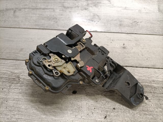 bontott VW GOLF IV Jobb első Ajtózár