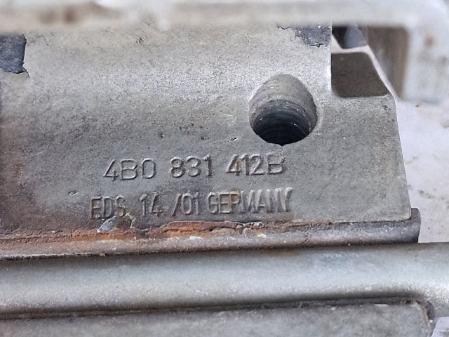 bontott VW GOLF IV Jobb első Alsó Zsanér