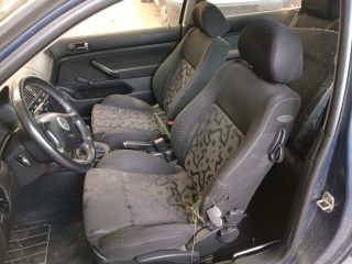 bontott VW GOLF IV Jobb első Felső Zsanér