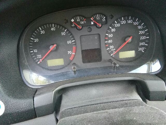 bontott VW GOLF IV Jobb első Felső Zsanér