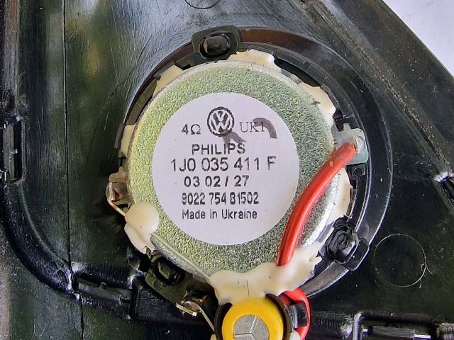 bontott VW GOLF IV Jobb első Hangszóró Burkolat