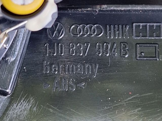 bontott VW GOLF IV Jobb első Hangszóró Burkolat