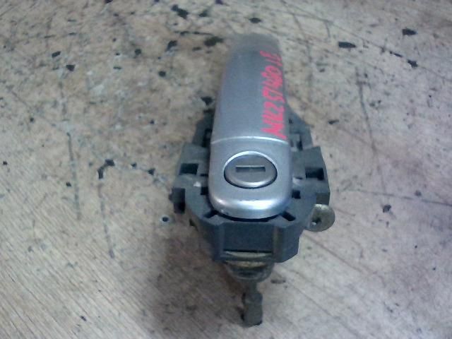 bontott VW GOLF IV Jobb első Külső Kilincs