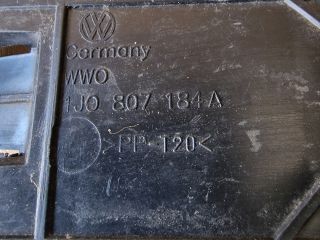 bontott VW GOLF IV Jobb első Oldal Lökhárító Tartó (Műanyag)