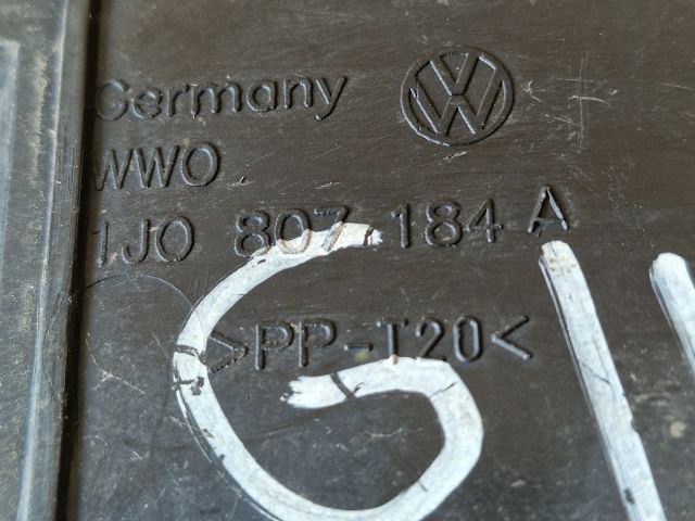 bontott VW GOLF IV Jobb első Oldal Lökhárító Tartó (Műanyag)